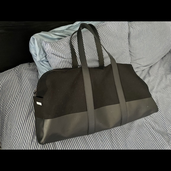 everlane duffle